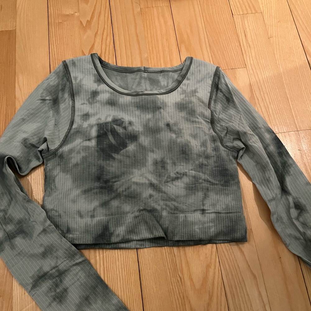 lululemon athletica Charcoal Tie-Dye Crop Top